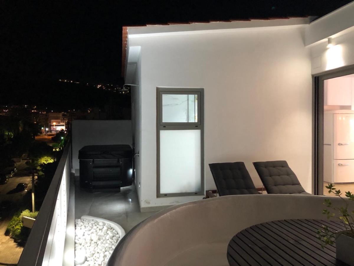 Amazing Suite At Glyfada With Sea View & Jacuzzi Athene Buitenkant foto