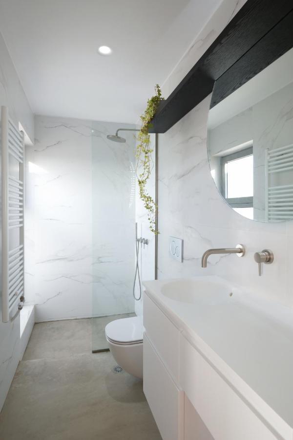 Amazing Suite At Glyfada With Sea View & Jacuzzi Athene Buitenkant foto